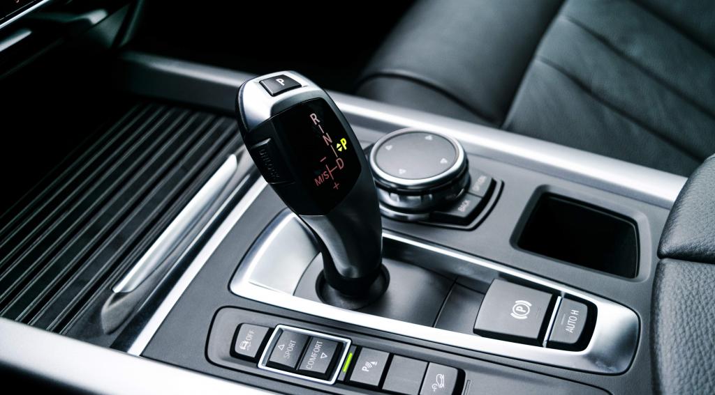  Topcoat  Deliver special properties to the painted components.